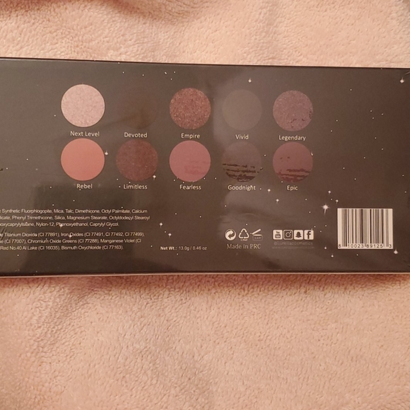 Makeup - Picture 2 of 3